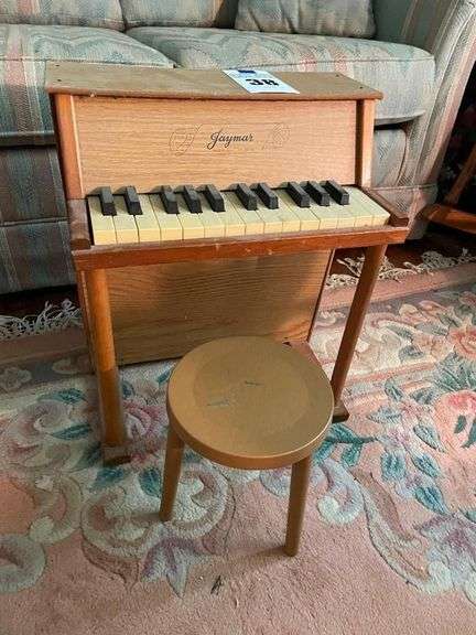 Jaymar Child's Toy Piano with Stool image