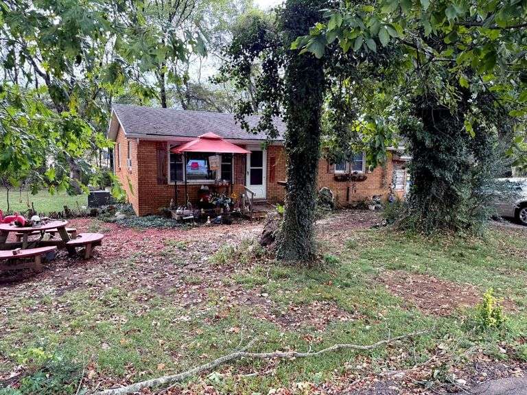 REAL ESTATE at 202 Murfreesboro St, Murfreesboro, TN image