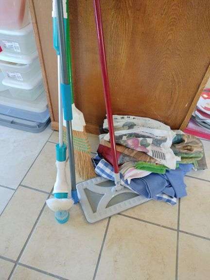 Cleaning Tools, Towels, Tablecloths image