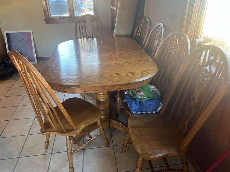 Dining table with 6 chairs and 2 leaves image