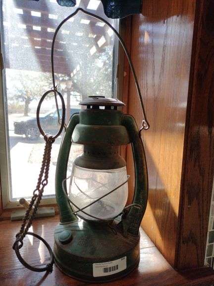 Richards & Conover Howe Co oil lamp image