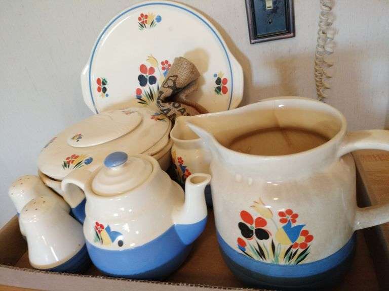 Universal Pottery "Circus" Pattern Set image