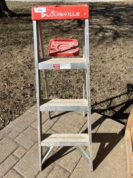 Louisville 4 ft step ladder image