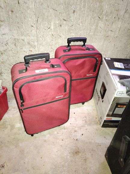 Rolling Suitcase Set - Red image