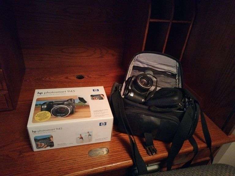 HP Photosmart 945 Digital Camera With Instant Share image