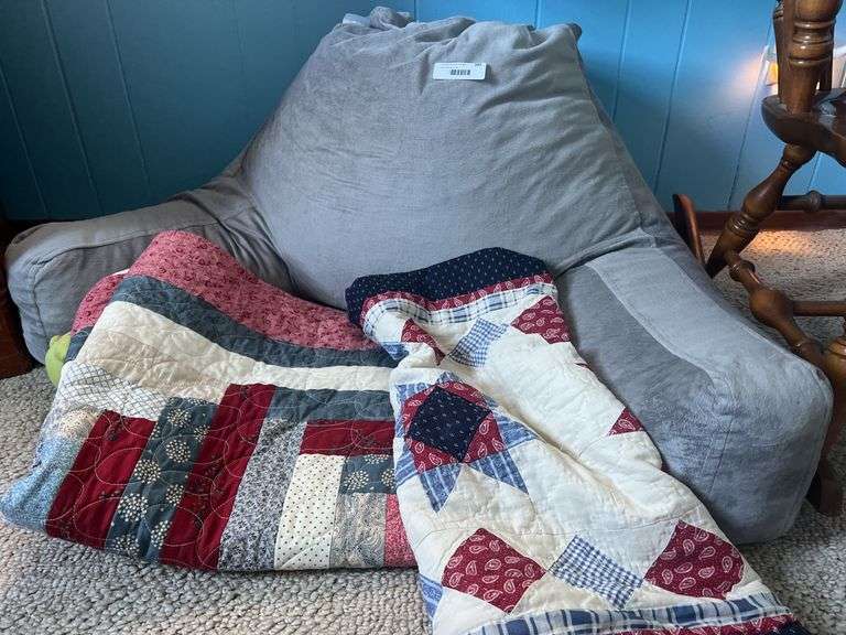 Handmade Quilts, Positioning Pillow image