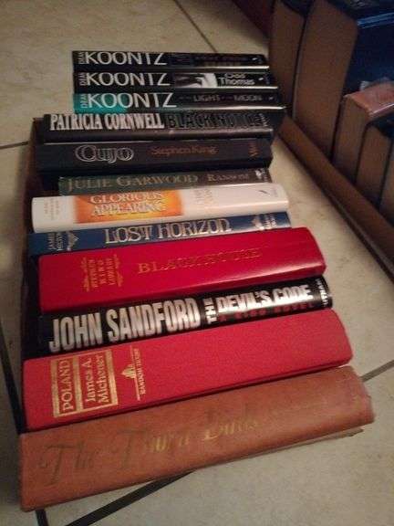 Hard Back Books (John Sandford, Patricia Cornwall, Dean Koontz, more) image