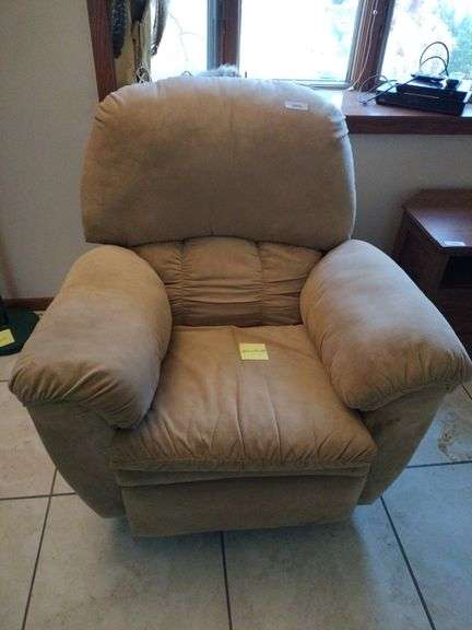 Rocker Recliner 39" x 33" x 40" image