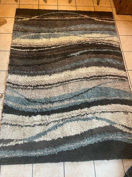 Area rug, 60x84 image