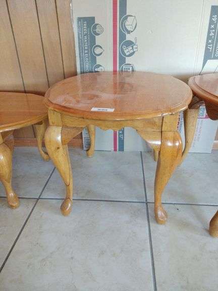 Round end table image