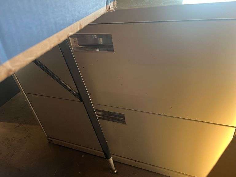 4 Drawer Metal Letter Size File Cabinet & (2) Drawer Metal File Cabinet