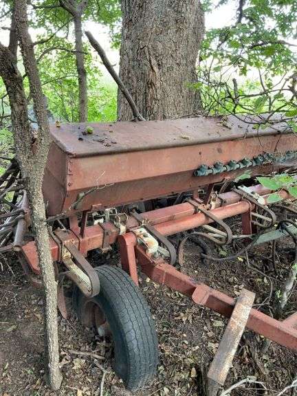 Grain drill - parts or salvage image