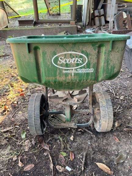 Scotts SpeedyGreen 2000 Lawn Fertilizer Spreader image