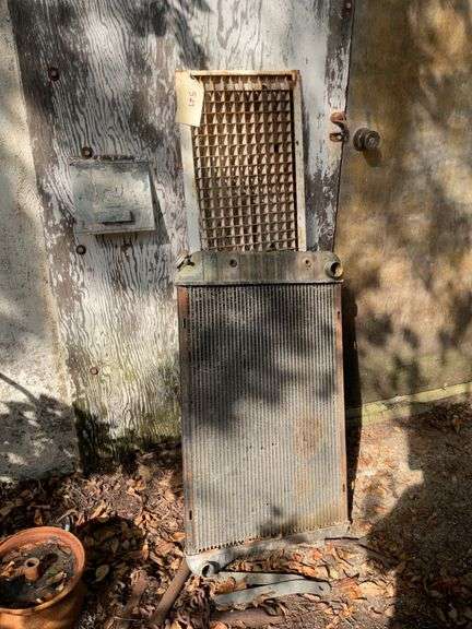 Vehicle Radiator and Grill image