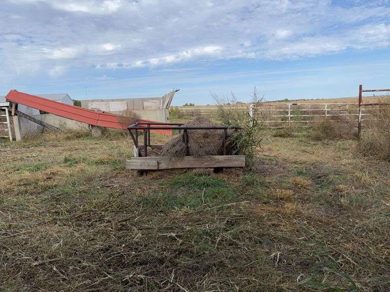Square hay feeder image