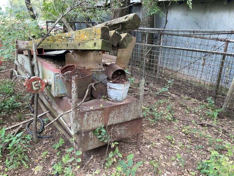 (2) Cattle Bunk Feeders, Livestock Gates, Fuel Tank-Salvage image