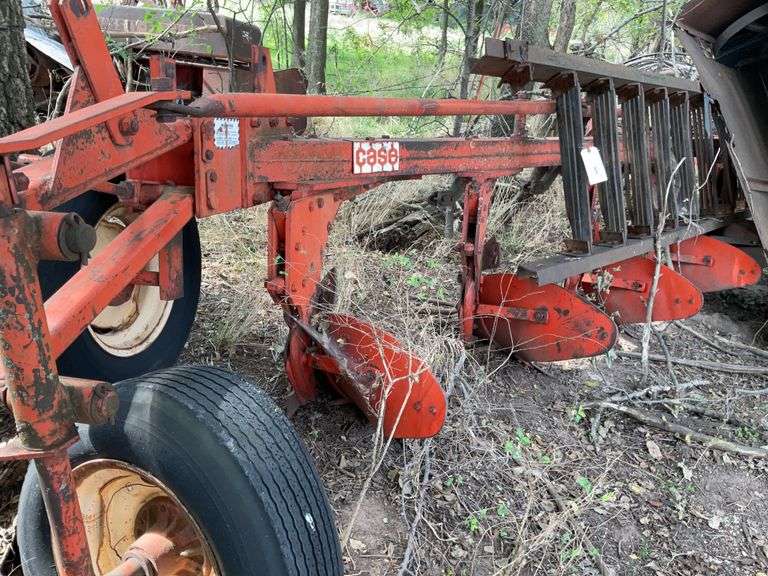 Case 4-Bottom Plow on 3pt and Metal Steps?? image