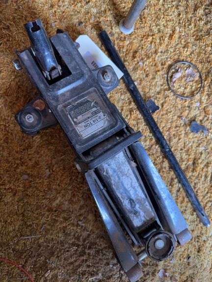 2-1/4 Ton Floor Jack image