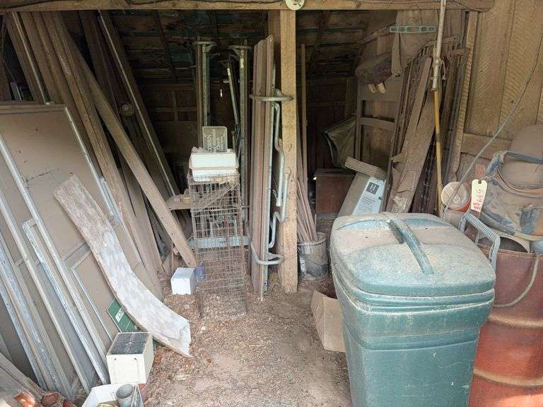 Mixed Lot of Wood, Metal, Tools and Farm Related Items (Middle Room) image