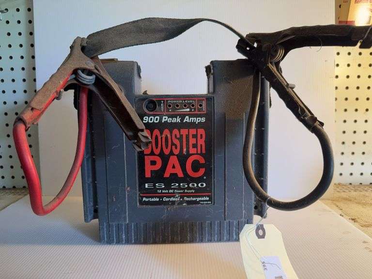 Booster PAC ES2500 900 Peak Amps 12 Volt DC Power Supply image