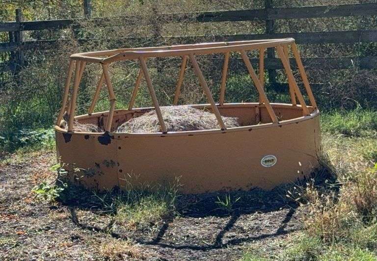 Sioux Steel Round Bale Feeder image