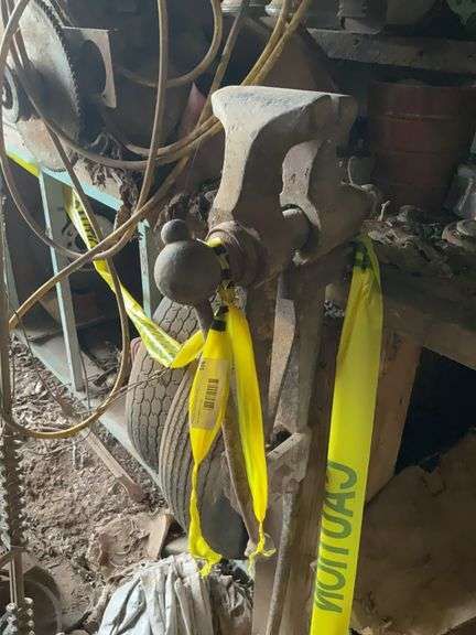 Heavy Duty Metal Bench Vise-BUYER TO REMOVE SO BRING TOOLS image