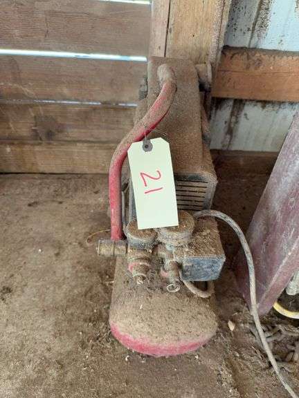 Craftsman 1.5 HP 3 Gallon Air Compressor, condition unknown image