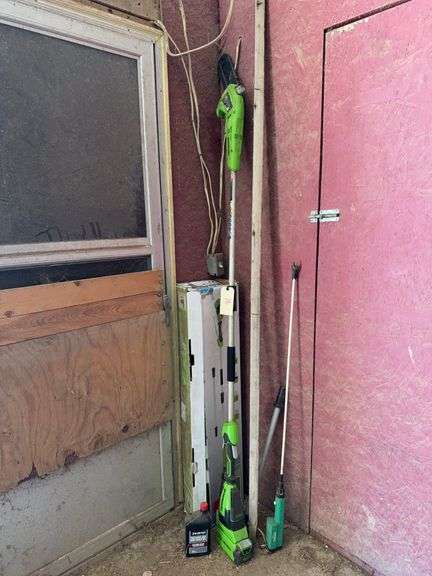 Greenworks 40V Cordless Pole Saw and Additional Tools image