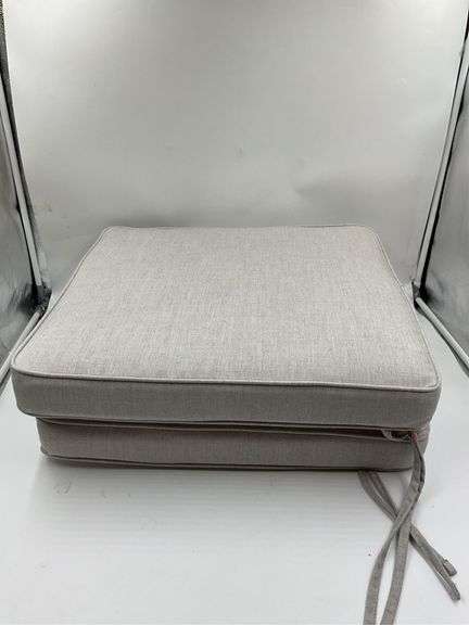 Two pack cast silver multipurpose replacement cushions (21in x 19in) image