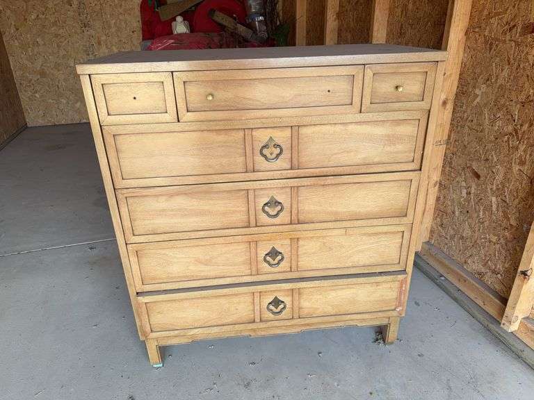 Vintage 1960s American of Martinsville Dresser, 40x20x45 image