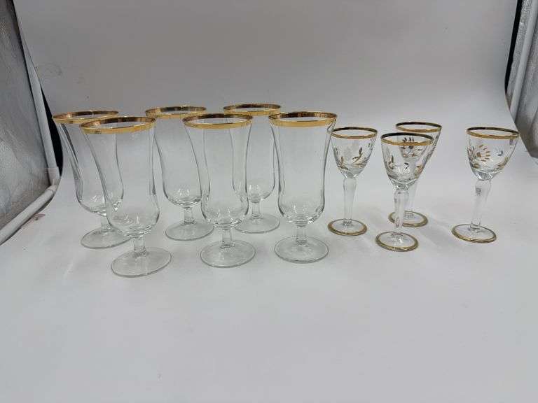 Stemware Set with Gold Rim and Leaf Detail - 11 Pieces image