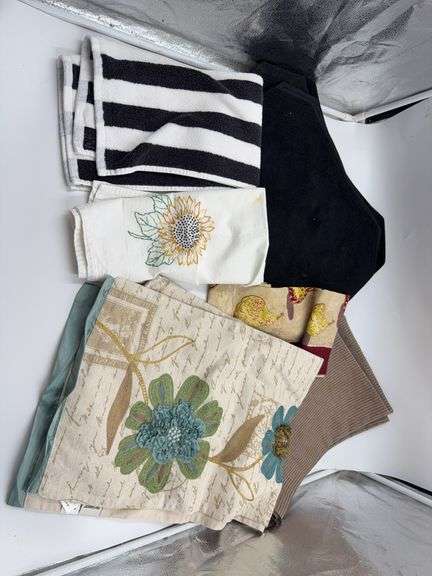 Assorted Kitchen and Dining Linens image