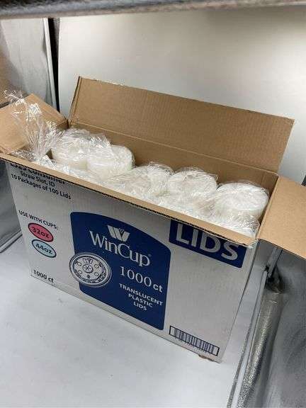 wincUP hundred count translucent plastic lids image