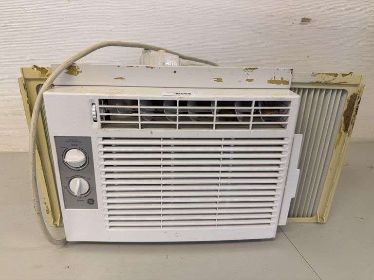 General Electric Window Air Conditioner Model AEV08LTQ image