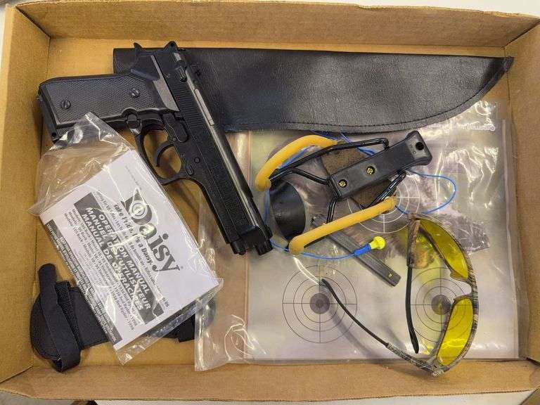 Daisy Powerline 990 Pistol and Accessories image