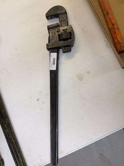 Large Pipe Wrench with Adjustable Head, 24" image