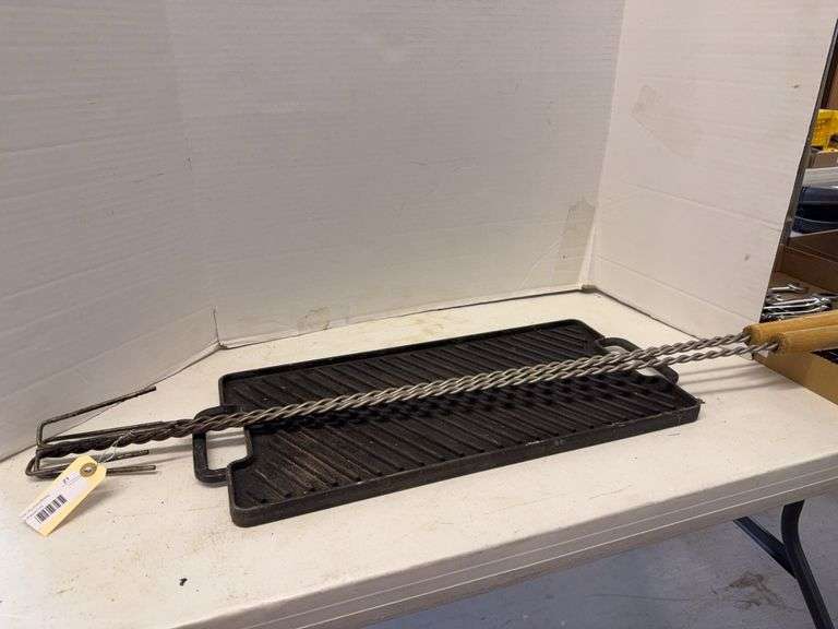 Cast Iron Flat Top Griddle and Roasting Forks image