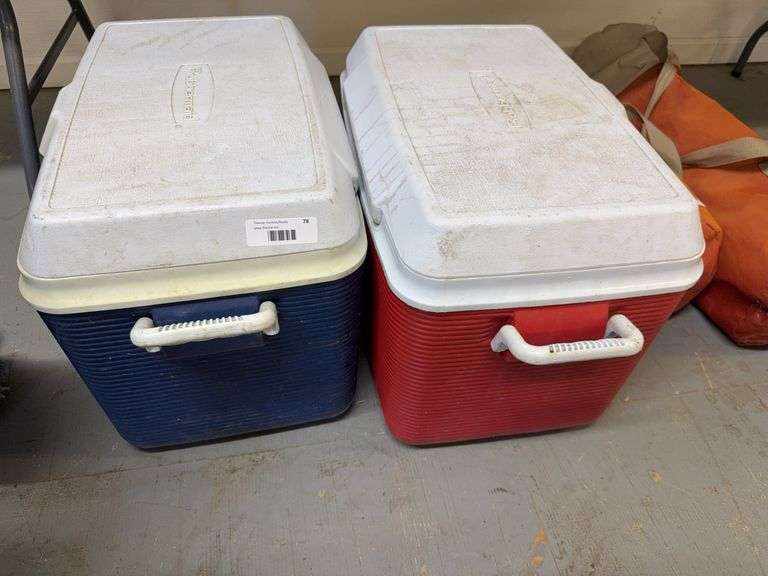 Lot of 2 Rubbermaid Ice Chest Coolers - Red and Blue image