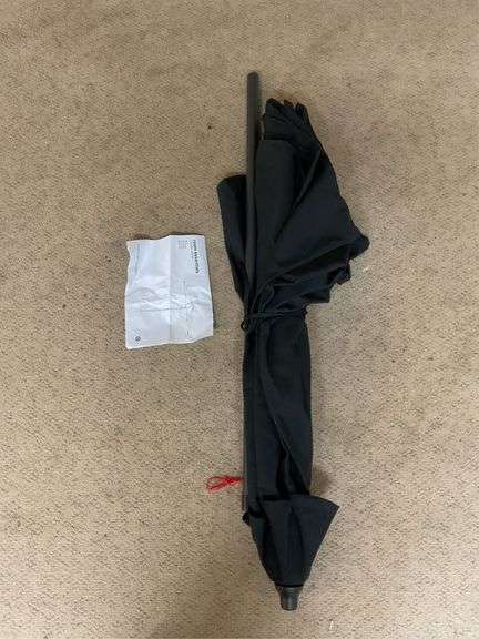 Room essentials 7.5  patio umbrella image