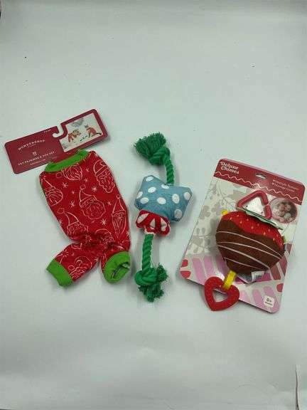 Wondershop Pet Pajamas & Toy Set and Deluxe Chimes Plush Toy image