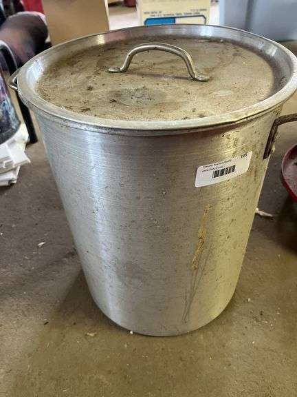 Large Aluminum Stock Pot with Lid image