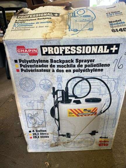 Chapin Professional + 4 Gallon Polyethylene Backpack Sprayer Model 6140 image
