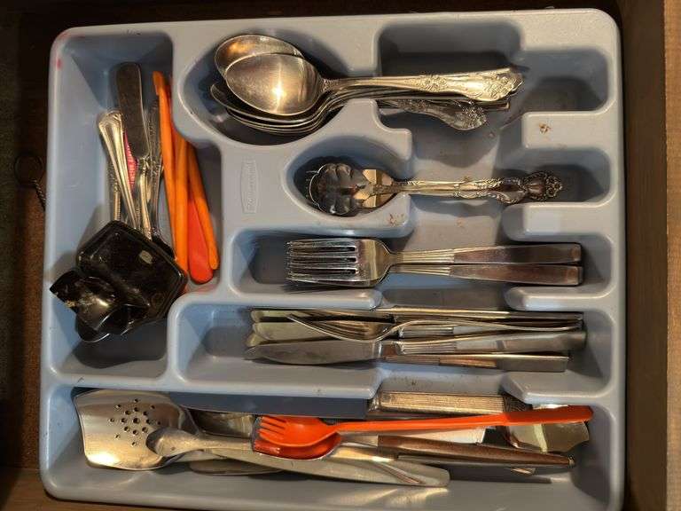 Assorted Silverware Cutlery image