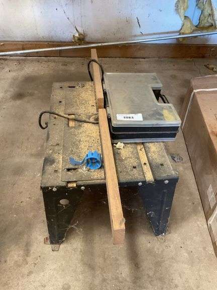 Craftsman Router Table with Router and Electrical Connectors image