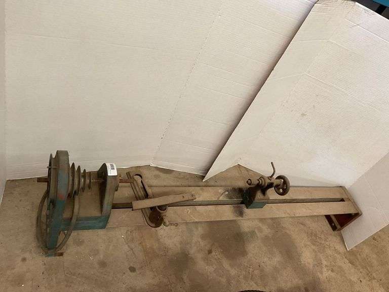 Manual Wood Lathe image