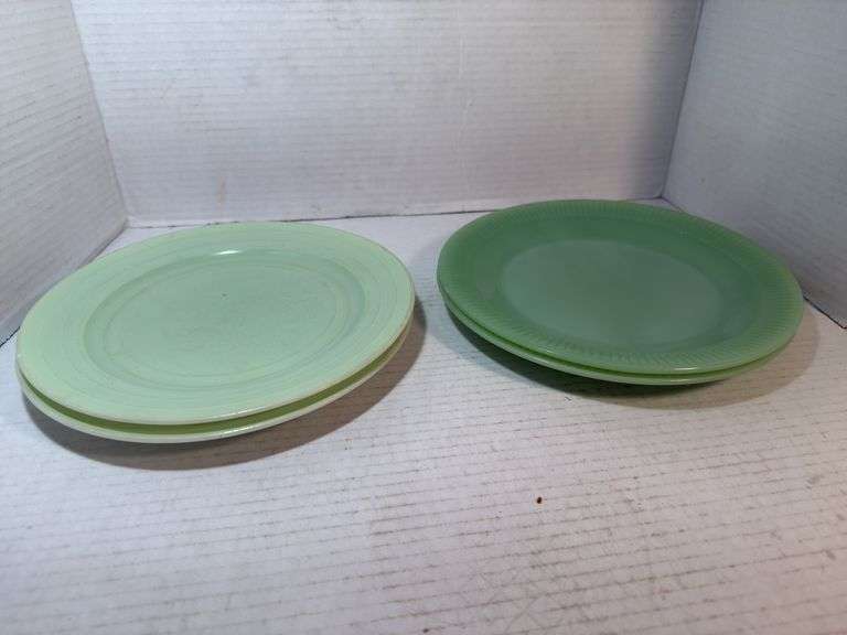 Set of 4 Green Glass Plates image
