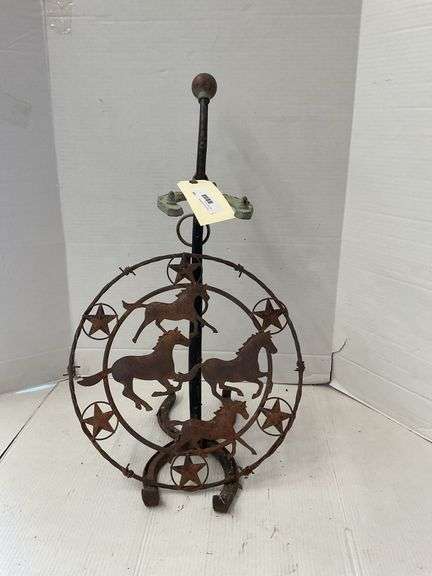 Western Style Horseshoe Ashtray Holder & Decorative Barbed Wire Piece image