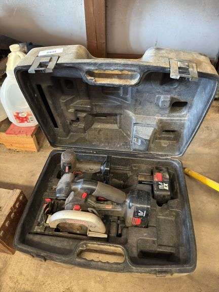 Craftsman 19.2V Cordless Combo Kit with Circular Saw and Flashlight image