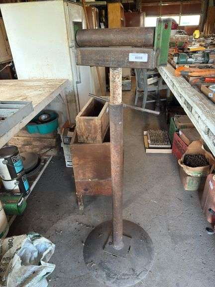 Metal Roller Stand image