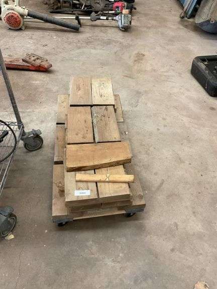 3 Rolling Seats/Risers image